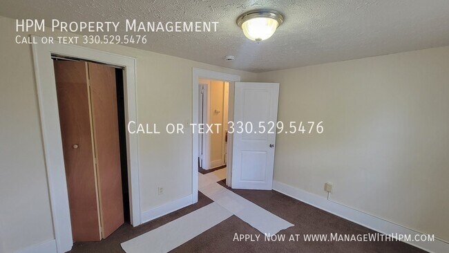 Building Photo - 1573 East Ave