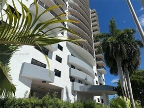Building Photo - 2301 SW 27th Ave