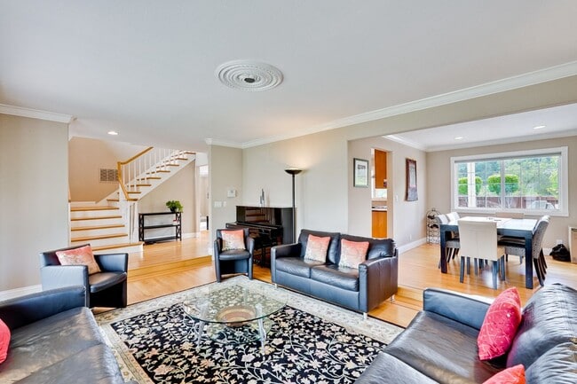 Building Photo - Remodeled 5 Bedroom Home with Heated Pool, Hillside Views, Solar, and Sunrise and Sunset Views in...