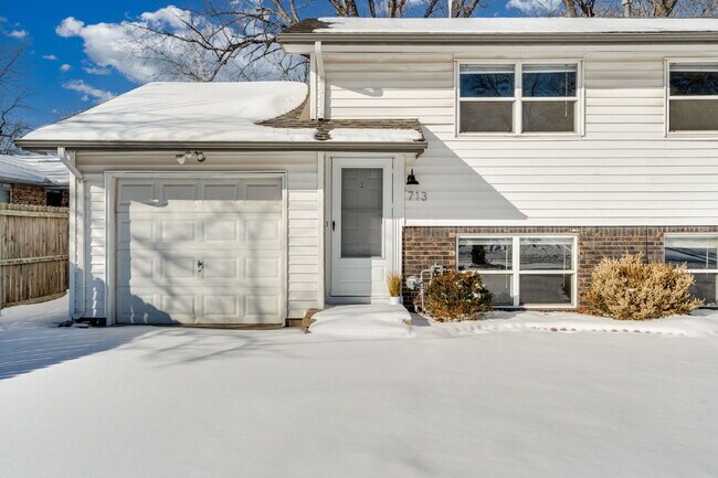 Foto del edificio - 713 N Dougherty Ave
