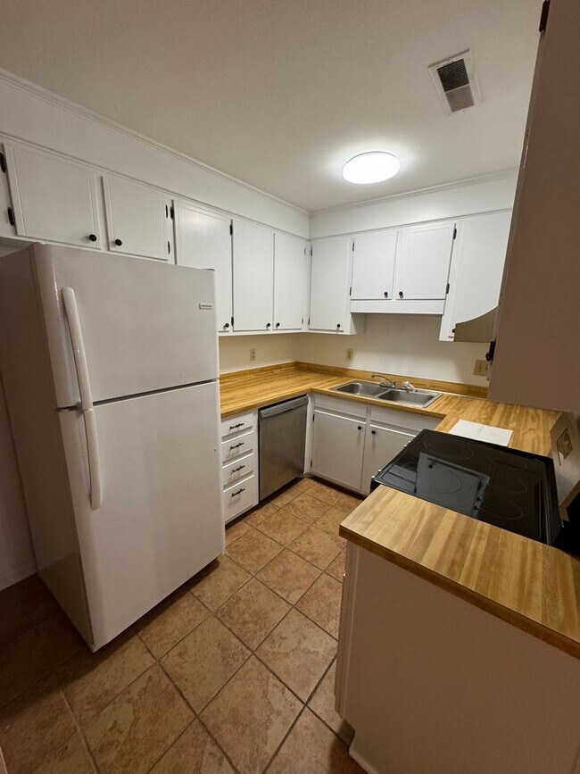 Foto del edificio - 801 Sandpiper Dr