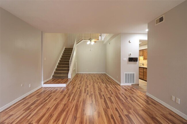 Foto del edificio - 1116 Bering Dr