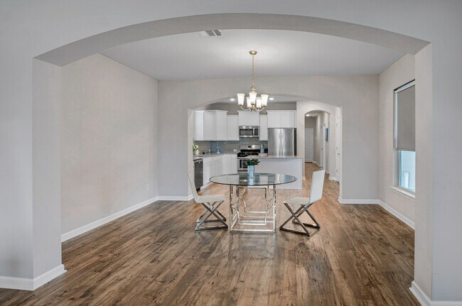 Foto del edificio - 7643 Waterview Dr