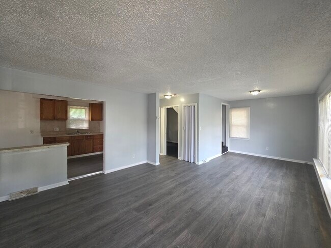 Foto del edificio - 22221 Pembroke Ave