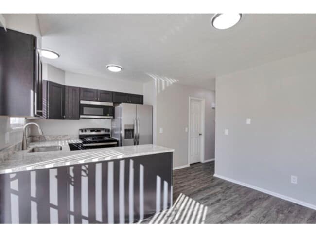 Building Photo - 3930 W Walsh Pl