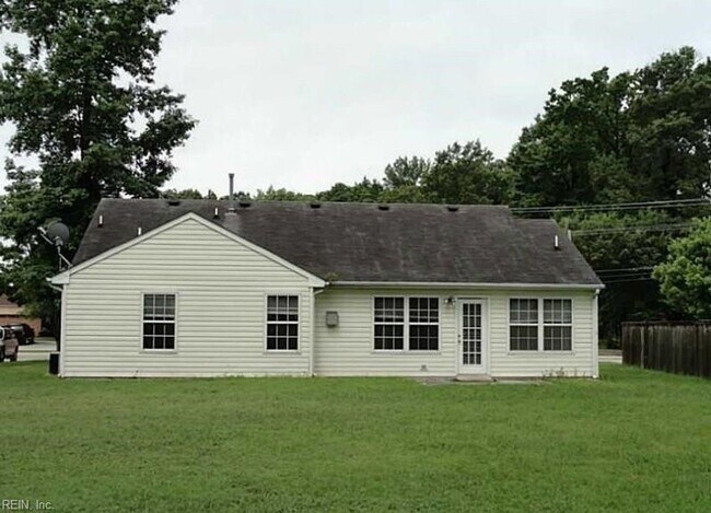 Building Photo - 972 Baker Rd