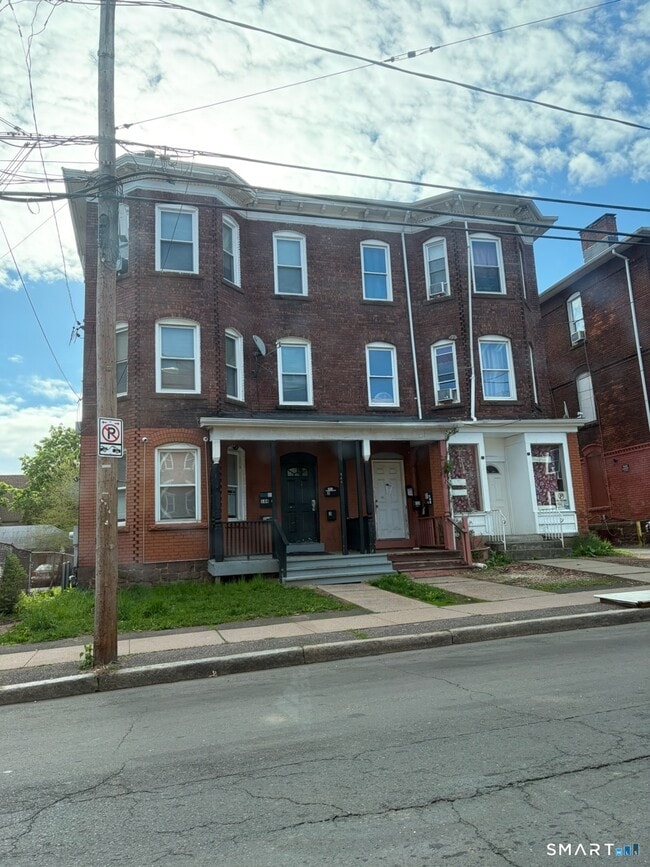 Foto del edificio - 144 Putnam St