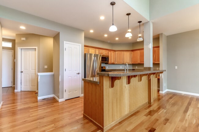 Building Photo - 2355 Yakima Ct