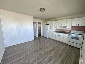 Building Photo - 57 Mango St