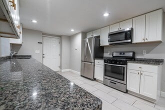 Building Photo - 295 Huxley Ave