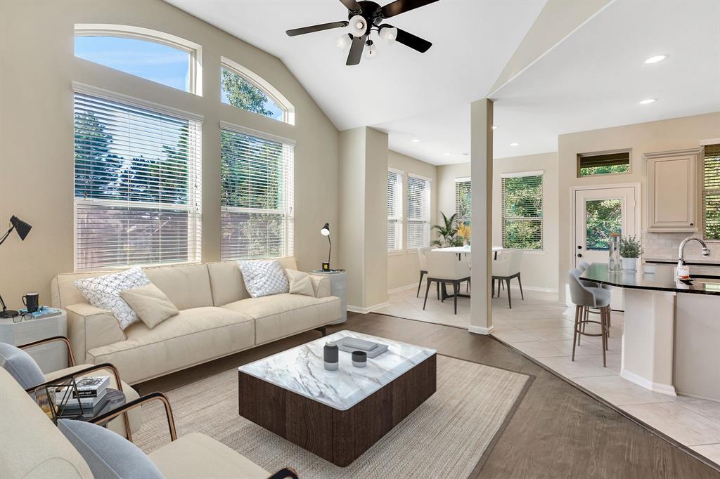 Foto principal - 222 Cheswood Forest Dr