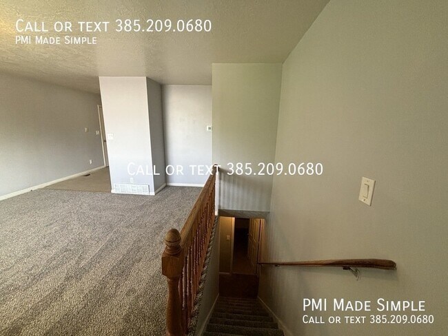 Foto del edificio - Large 4BR duplex with spacious yard in gre...