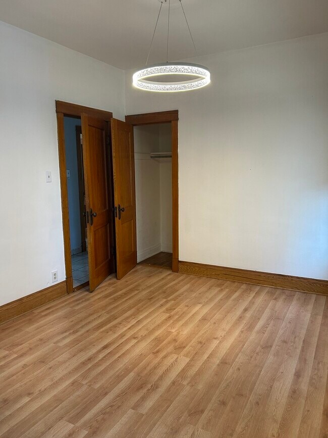 Foto del edificio - 2237 Elmwood Ave