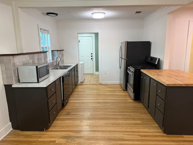 Foto del edificio - 2420 22nd St