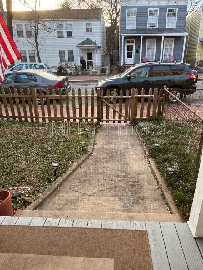 Foto del edificio - 413 S Laurel St