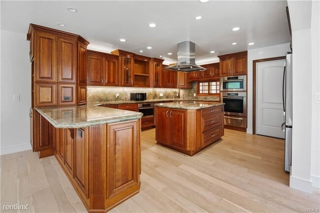 Building Photo - 4 br, 5 bath House - 108 Via Undine
