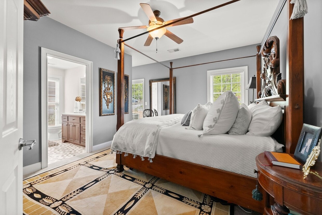 Charming, Step-Less 2 bedroom home with Private Patio Near Lake Lanier - Charming, Step-Less 2 bedroom home with Private Patio Near Lake Lanier