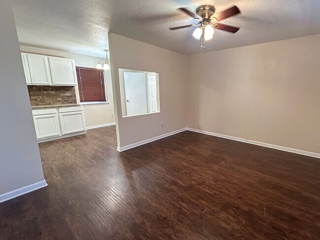 Foto del edificio - Charming Chico 4 bedroom 2 Bath