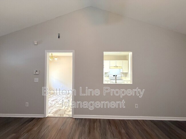 Foto del edificio - 5512 Windy Valley Dr