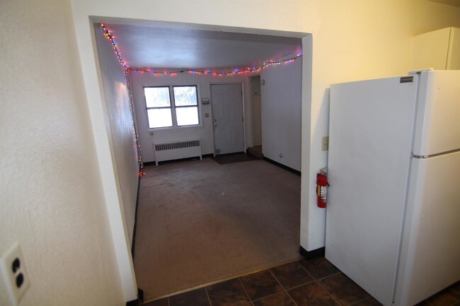 Building Photo - 82 Dunbar Ave