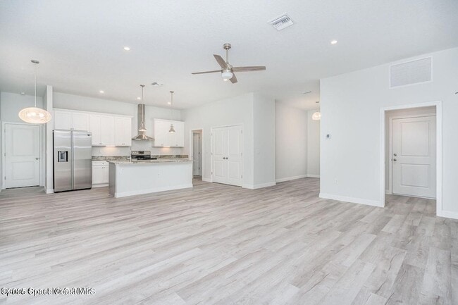 Building Photo - 2128 Arnold Palmer Dr