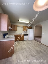 Building Photo - 251 S Hawthorne Ave