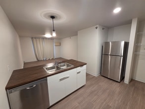 Building Photo - 211 1st Ave NW
