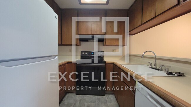 Foto del edificio - 2/2 Townhouse with 1 Car Garage, Washer an...