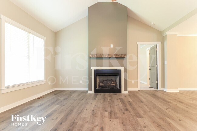 Building Photo - 321 Spring Ridge Dr