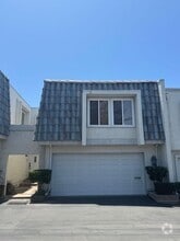 Building Photo - 25966 Vista Dr E