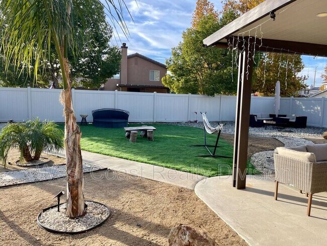 Foto del edificio - 15425 Brasa Ln