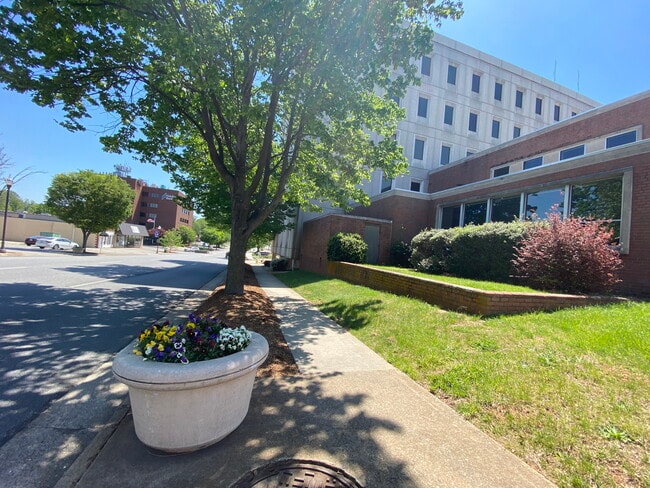 Building Photo - BB&amp;T Master Tenant LLC