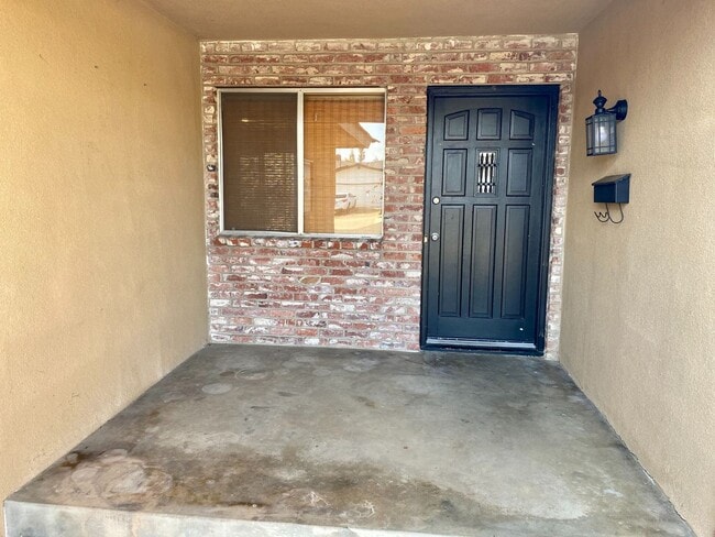 Building Photo - Spacious 3 Bedroom Fresno Home