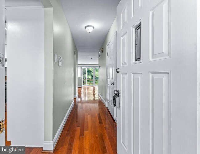 Foto del edificio - 5095 Columbia Rd