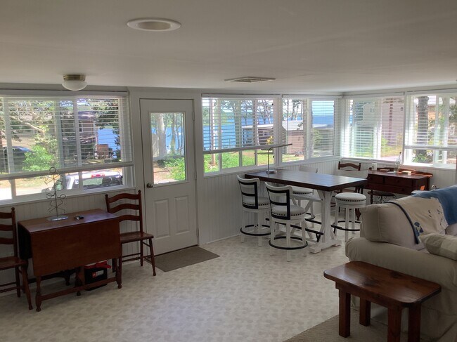 Building Photo - 77 Captains Row