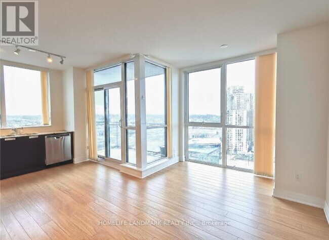 Photo du bâtiment - 75 Eglinton Ave W