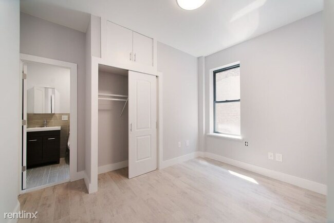 Building Photo - 1 br, 1 bath Apartment - 560 Malcolm X Blvd