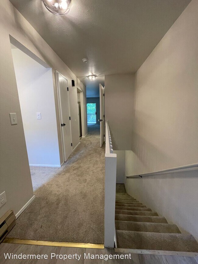 Foto del edificio - 2 br, 2.5 bath House - 500 N NATIONAL AVE #9