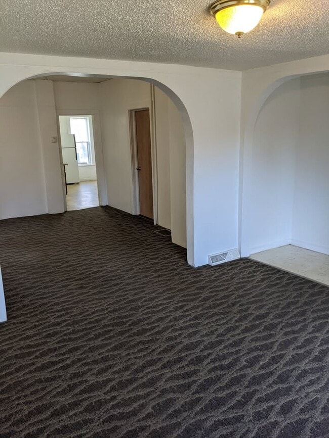 Building Photo - 1119 Oak St