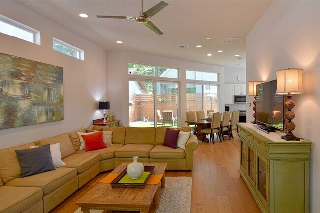 Foto del edificio - 2007 Riverview St