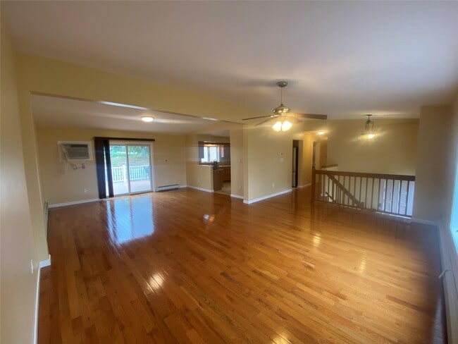 Building Photo - 286 Cricket Hill Rd