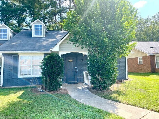 Building Photo - 2609 Country Trace SE