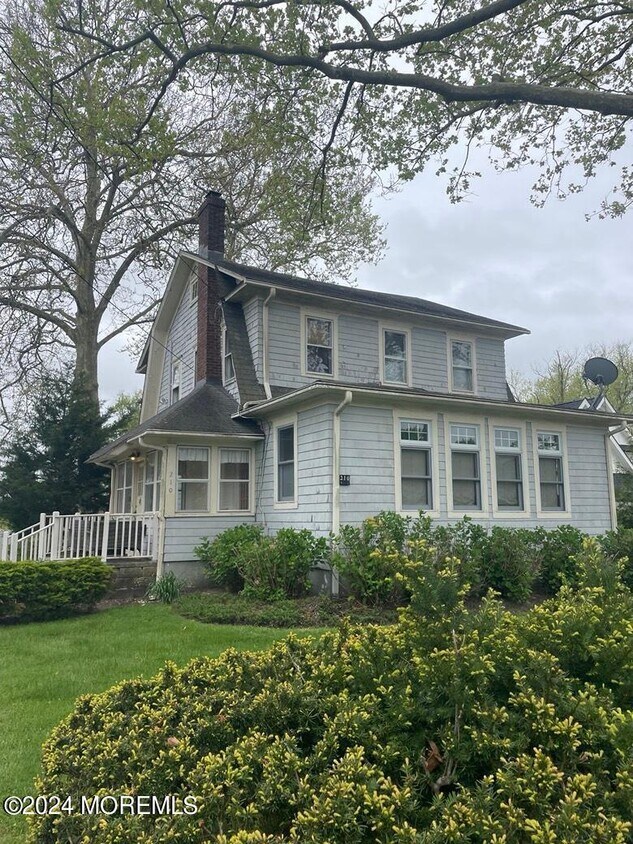 Primary Photo - 210 N Lincoln Ave