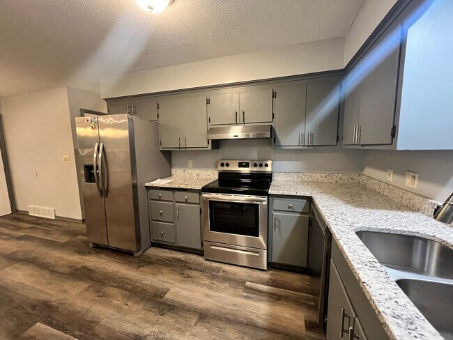 Foto del edificio - Newly Remodeled 3 bed 1 Bath Duplex for Rent