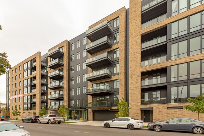 Foto del edificio - 1701 W Webster Ave