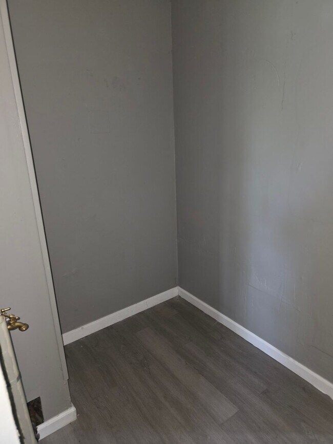 Foto del edificio - 3BD/1BA AVAILABLE NOW!