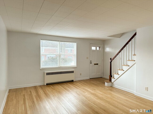 Building Photo - 52 Arnold Way