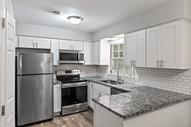 Foto del edificio - Raleigh 2bedroom 1.5 bathroom townhome- Av...