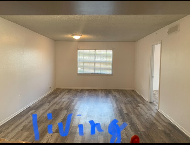 Photo - 675 Wooddale Blvd Apartment