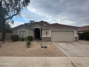 Building Photo - 613 W Canary Way